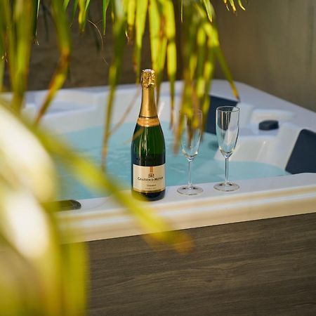 Suite Atypique - Jacuzzi Privatif En Centre Ville De Cognac Bagian luar foto