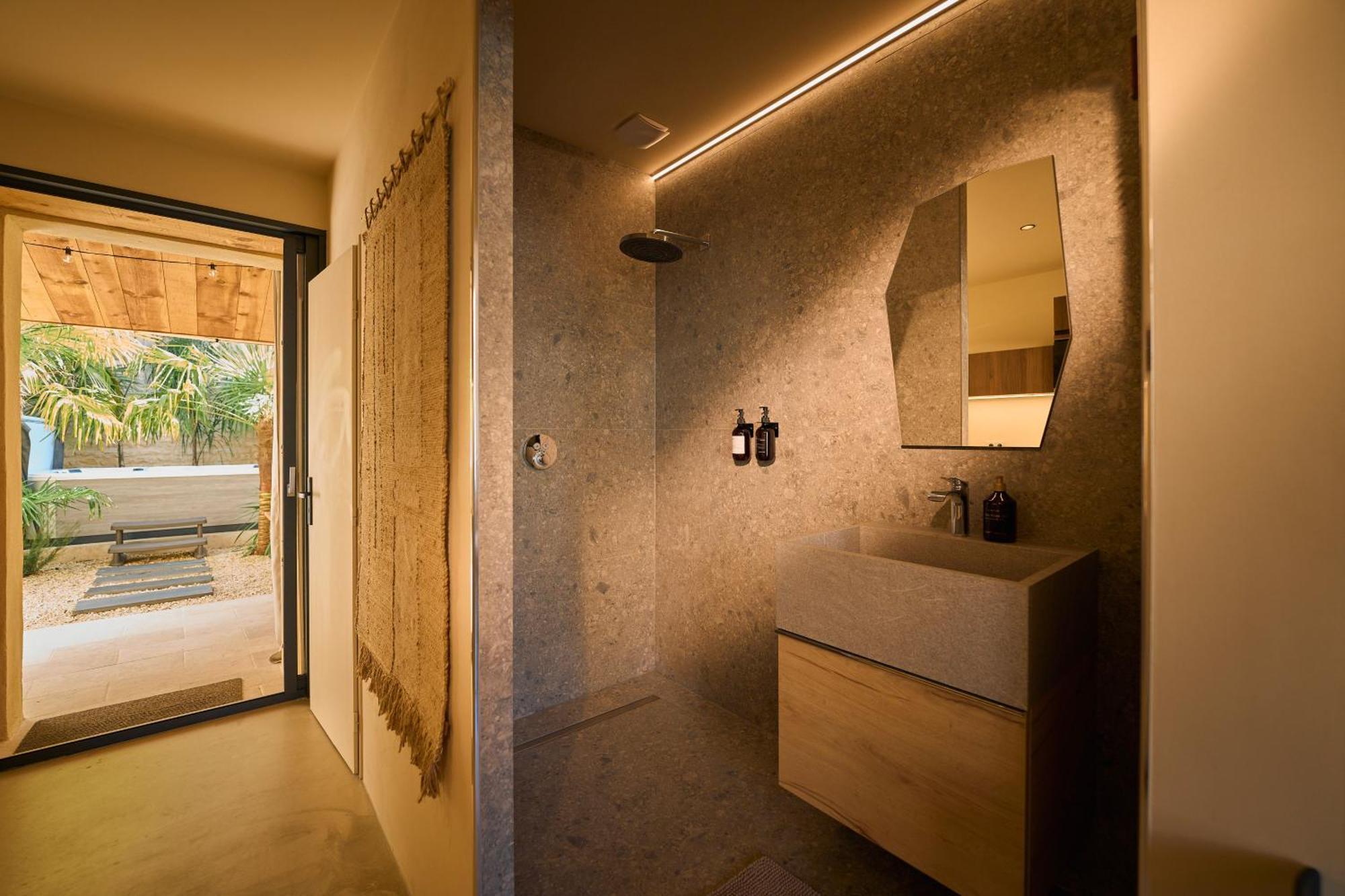 Suite Atypique - Jacuzzi Privatif En Centre Ville De Cognac Bagian luar foto